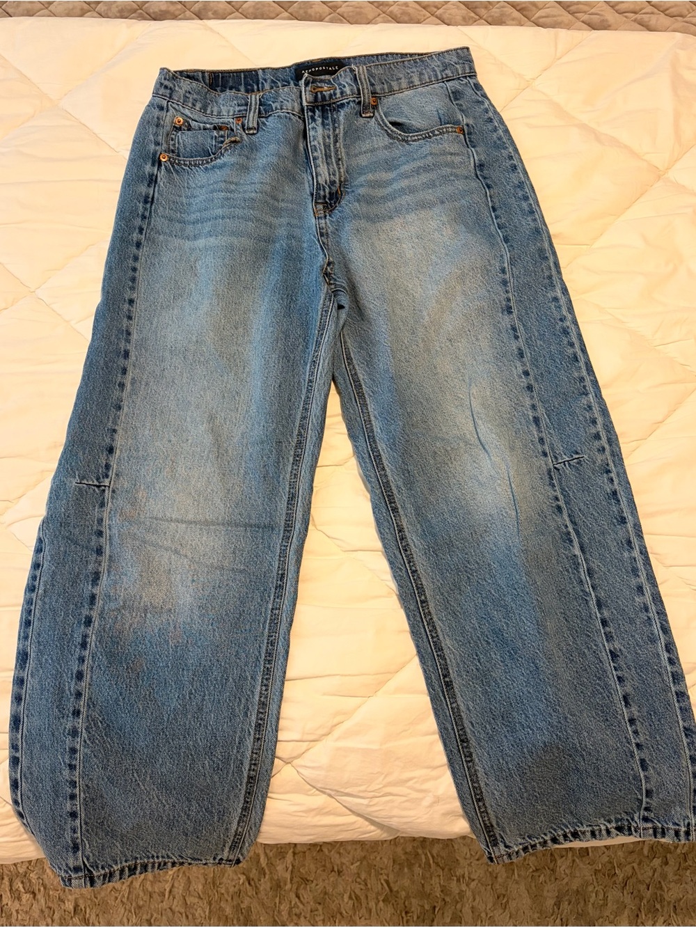 Aeropostale Barrel Jeans Size 6